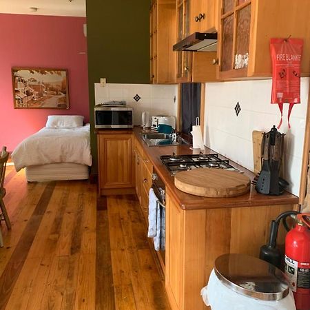 Original Hat Factory Apartment Батърст Екстериор снимка